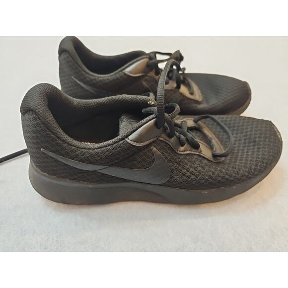 Nike Black Women's Running Shoes Size 9 Athletic Cross Trainer Gym Trail Sneaker - Picture 1 of 8